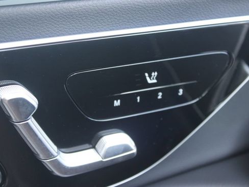 Used 2025 Mercedes-Benz E 350 Sedan image 40
