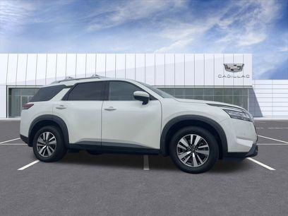 Used 2023 Nissan Pathfinder SL