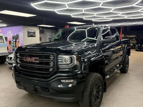Used 2017 GMC Sierra 1500 SLT image 1