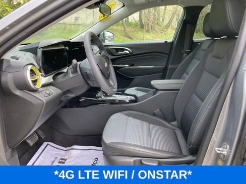 Used 2024 Chevrolet Trax LT FWD image 10