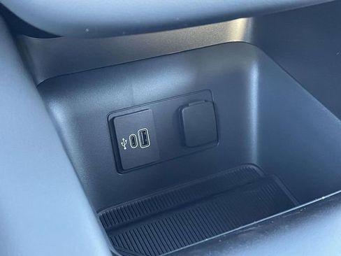New 2026 Ford Explorer Active RWD image 10