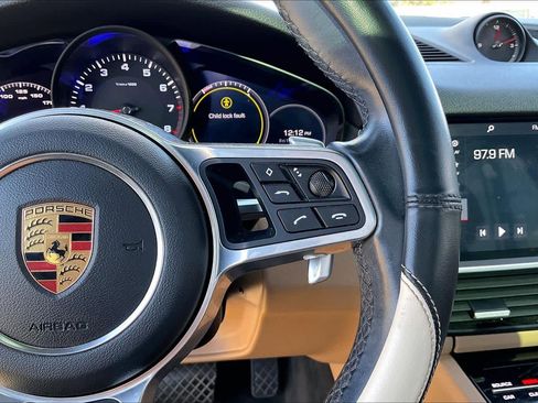 Used 2019 Porsche Cayenne image 24