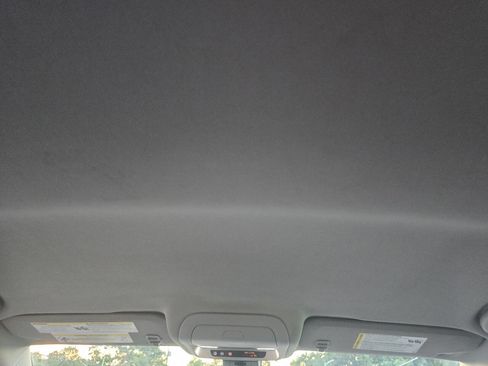 Used 2021 Chevrolet Equinox LT image 37