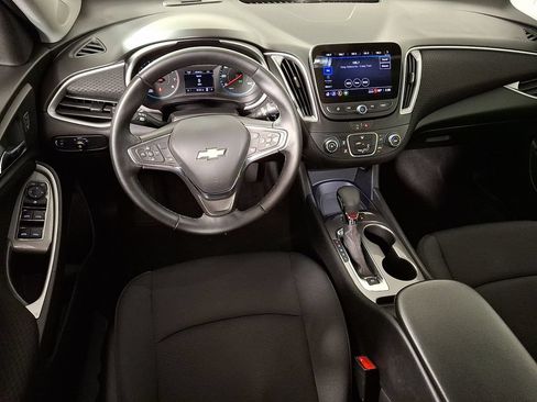 Used 2024 Chevrolet Malibu RS FWD image 2