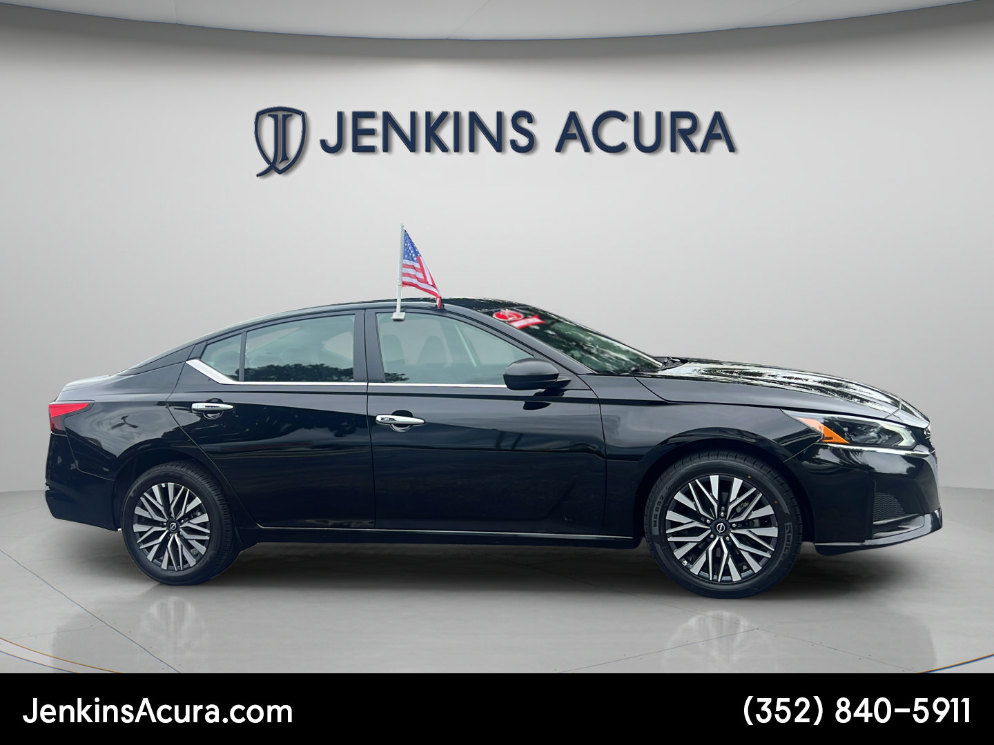 Used 2025 Nissan Altima 2.5 SV AWD/4WD image 2