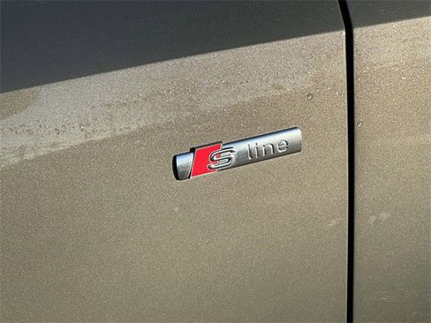 Used 2025 Audi Q3 2.0T Premium w/ Convenience Package image 11