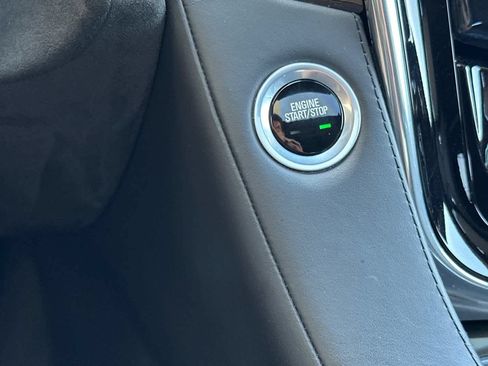 Used 2018 Cadillac Escalade Platinum AWD/4WD image 25