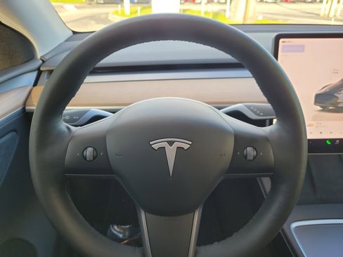 Used 2024 Tesla Model Y Long Range image 16