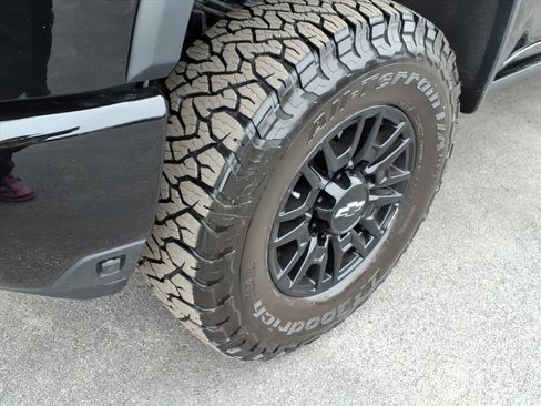 Used 2026 Chevrolet Silverado 2500 ZR2 w/ LPO, Dark Essentials Package image 12