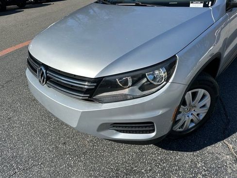 Used 2017 Volkswagen Tiguan Limited image 9