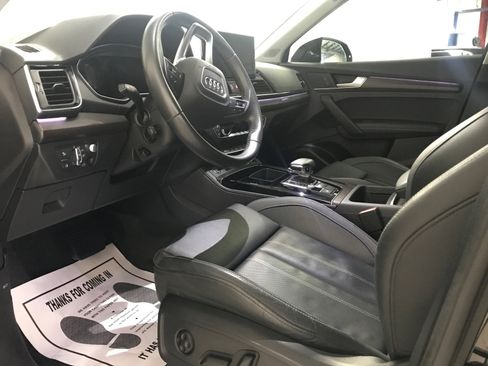 Used 2023 Audi Q5 2.0T Prestige w/ Prestige Package image 8