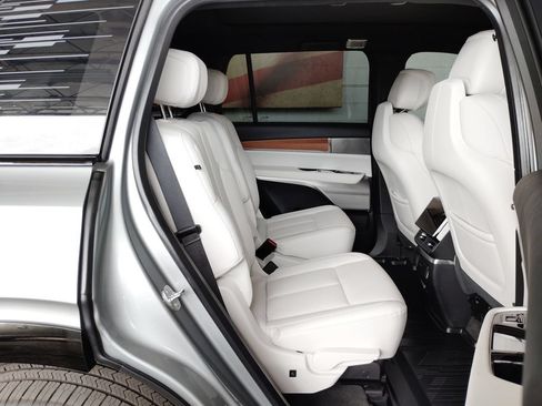 Used 2026 Cadillac Vistiq Sport w/ LPO, Floor Liner Package AWD/4WD image 21