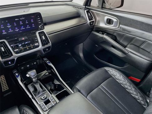 Certified 2022 Kia Sorento SX FWD image 28