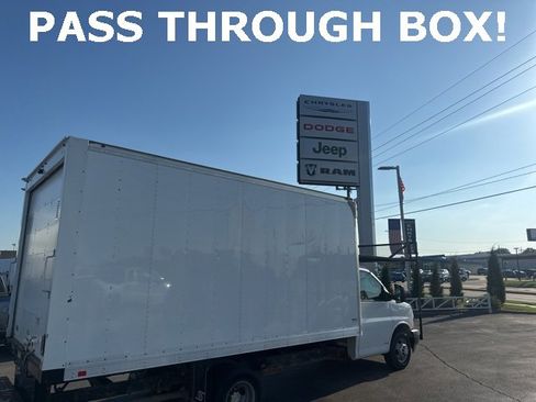 Used 2018 Chevrolet Express 3500 image 12