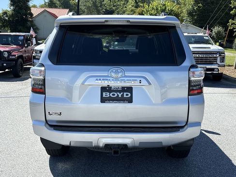 Used 2020 Toyota 4Runner SR5 Premium image 8