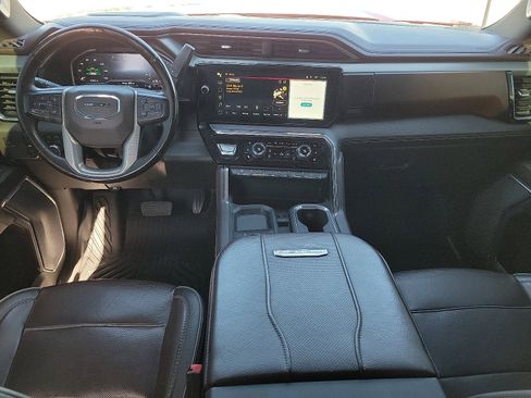 Used 2024 GMC Sierra 2500 Denali w/ Technology Package image 9