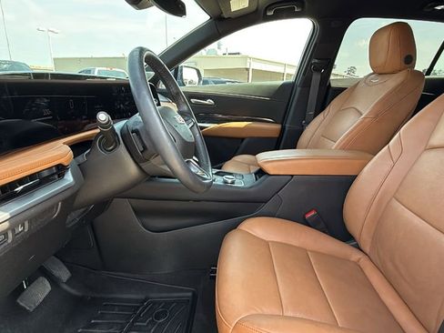 Used 2024 Cadillac XT4 Premium Luxury FWD image 10