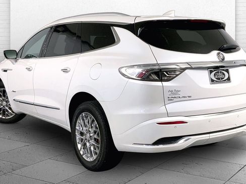 Used 2023 Buick Enclave Avenir w/ Avenir Technology Package AWD/4WD image 11
