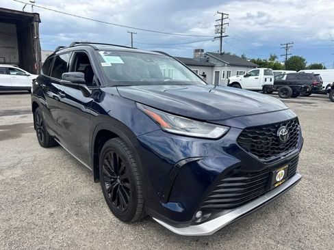 Used 2024 Toyota Highlander XSE FWD image 3