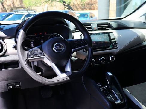 Used 2021 Nissan Versa SV FWD image 39