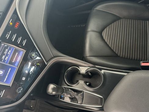 Used 2018 Toyota Camry SE image 24