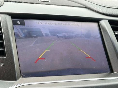 Used 2013 Lincoln MKS image 27