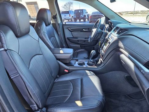 Used 2017 Chevrolet Traverse Premier image 40