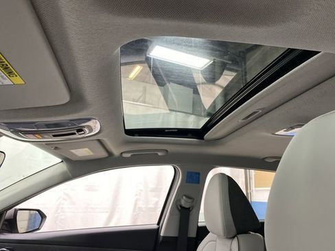 New 2025 Hyundai Elantra Limited image 7