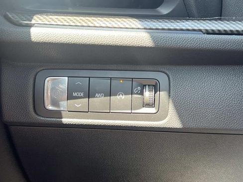 Used 2026 Chevrolet Traverse High Country AWD/4WD image 30