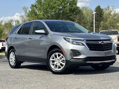 Used 2024 Chevrolet Equinox LT image 2