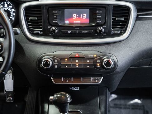 Used 2016 Kia Sorento LX w/ LX Convenience Package image 25