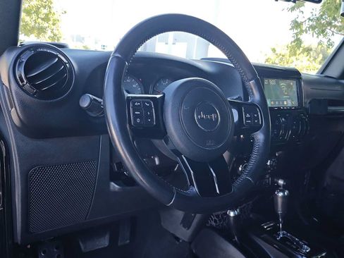 Used 2016 Jeep Wrangler Unlimited Sahara AWD/4WD image 16