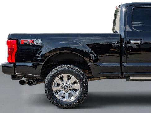 Used 2017 Ford F250 Platinum w/ Platinum Ultimate Package AWD/4WD image 6