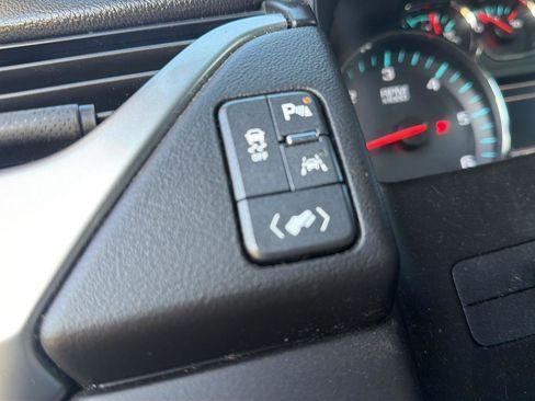 Used 2017 Chevrolet Tahoe LT image 18