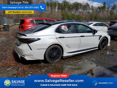 Used 2018 Toyota Camry XSE image 4