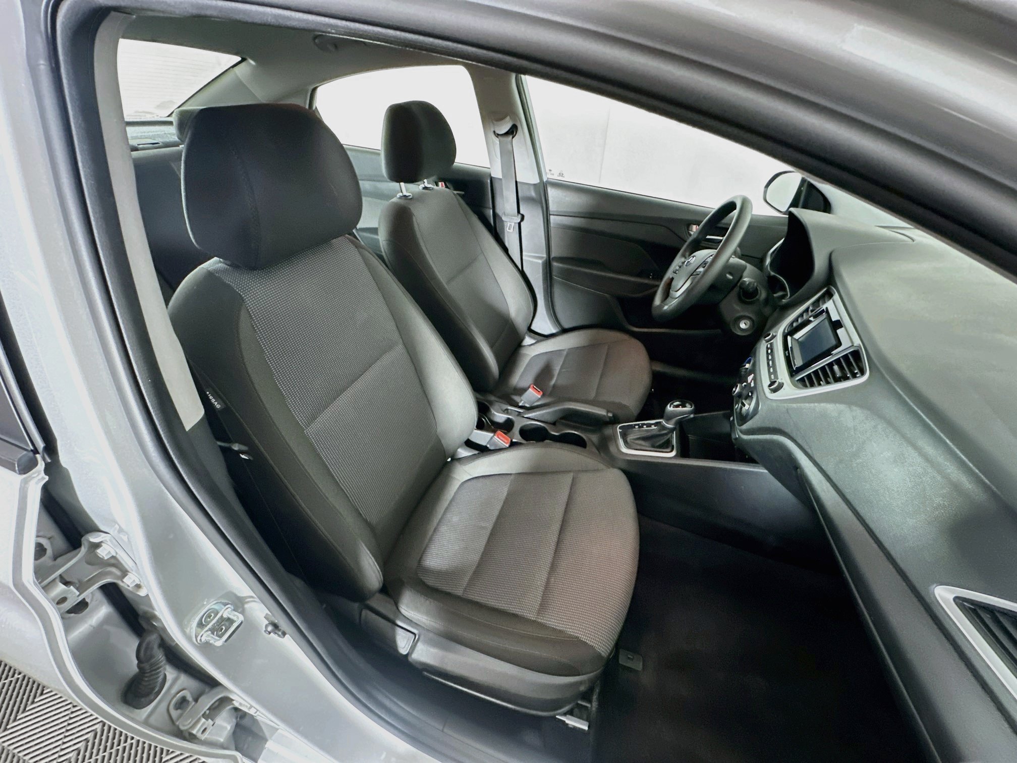 Used 2022 Hyundai Accent SE FWD image 28