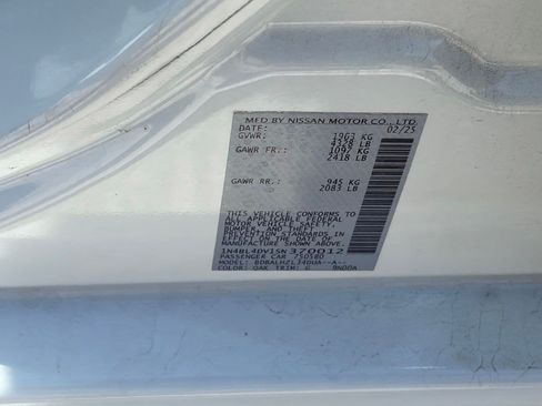 Used 2025 Nissan Altima 2.5 SV FWD image 12