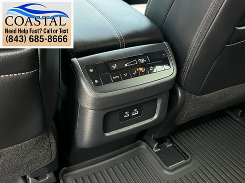 Used 2025 Nissan Pathfinder SL FWD image 18