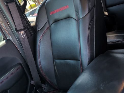 Used 2019 Jeep Wrangler Unlimited Rubicon AWD/4WD image 10