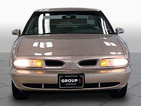 Used 1999 Oldsmobile 88 FWD image 3
