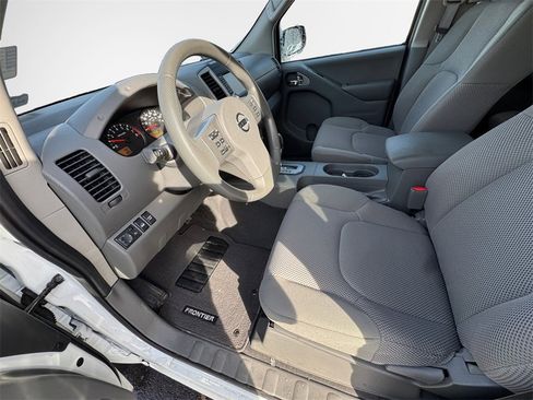 Used 2021 Nissan Frontier SV image 23