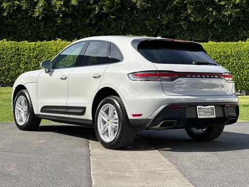 Certified 2025 Porsche Macan image 3