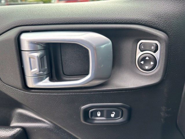 Used 2022 Jeep Wrangler Unlimited Sport AWD/4WD image 13