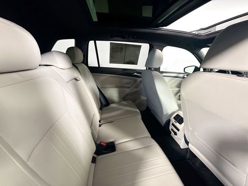 Used 2024 Volkswagen Tiguan SE R-Line image 28