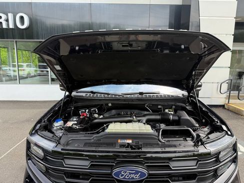 Used 2025 Ford Expedition Active AWD/4WD image 30