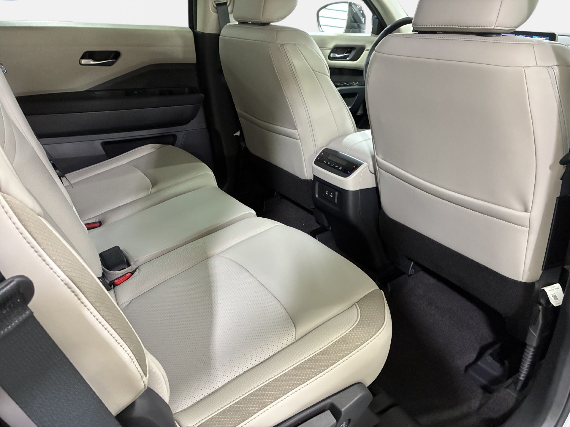 New 2026 Nissan Pathfinder SL FWD image 11
