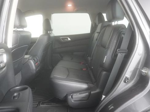 Used 2019 Nissan Pathfinder FWD image 30