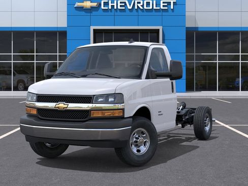 New 2025 Chevrolet Express 3500 w/ Power Convenience Package RWD image 29