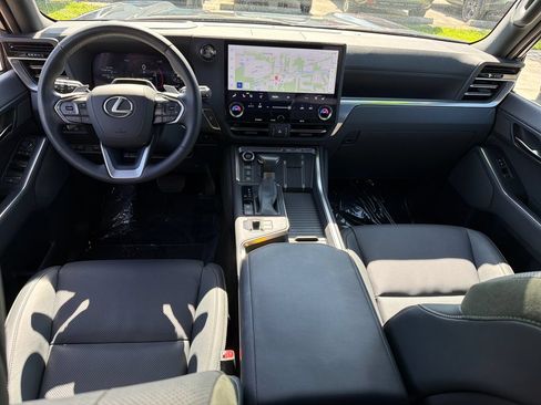 Used 2025 Lexus GX 550 AWD/4WD image 18
