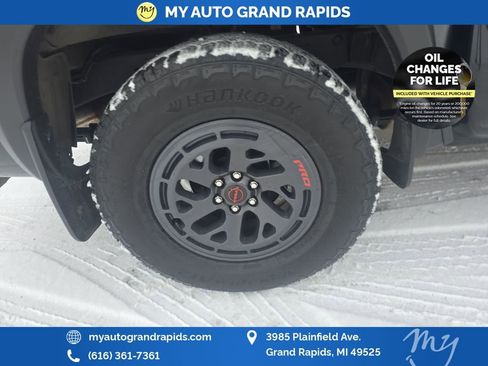 Used 2025 Nissan Frontier PRO-4X w/ Pro Premium Package AWD/4WD image 33